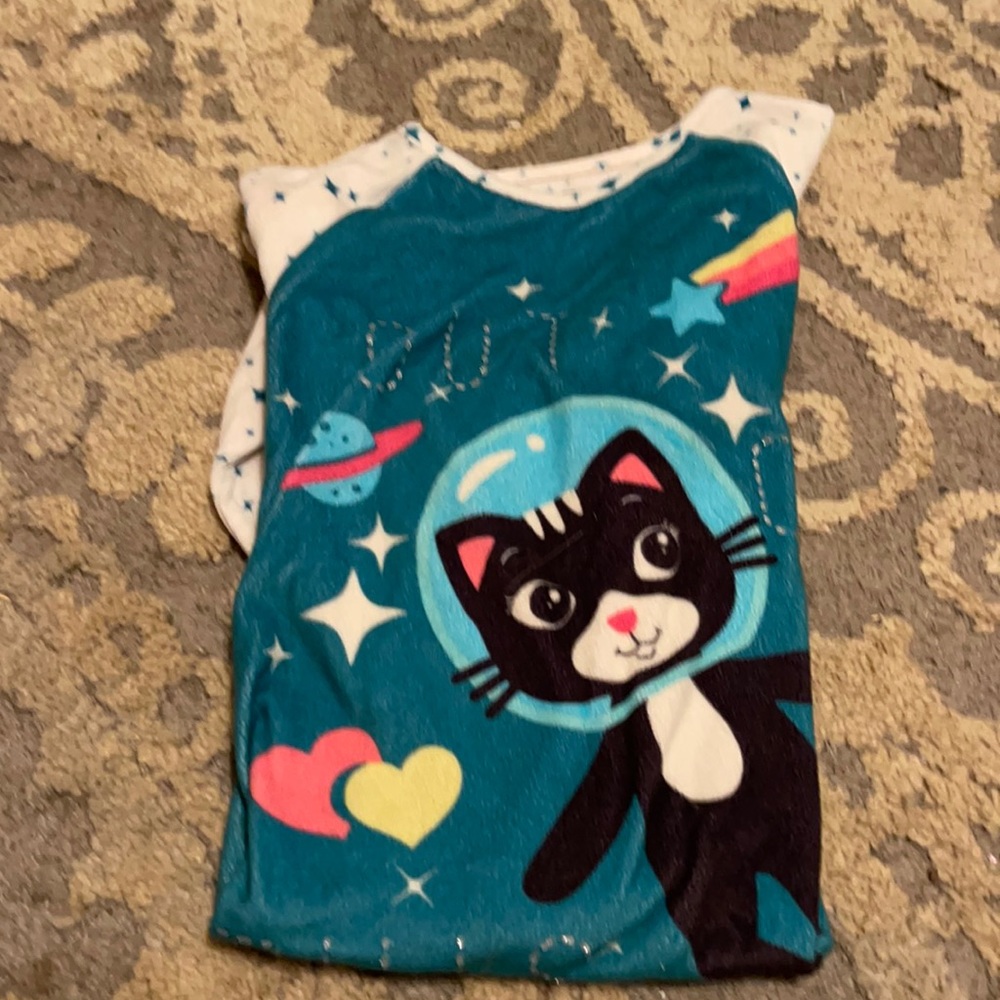 Girls night gown long sleeve